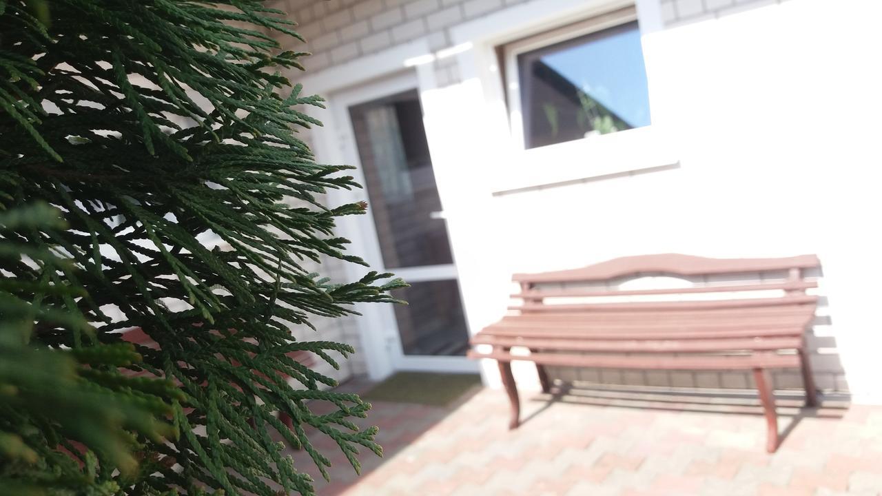Guest House Uyutnyy Брест Екстер'єр фото